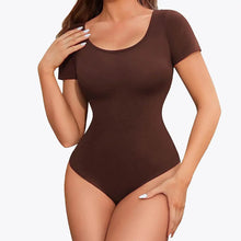 Bodysuit Modelator Tanga cu Mânecă Scurtă RunwayShape - Scoop Neck