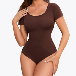 Bodysuit Modelator Tanga cu Mânecă Scurtă RunwayShape - Scoop Neck